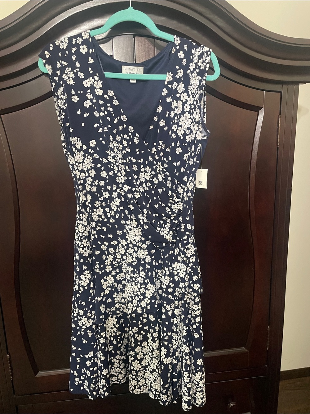Signature Studio Navy and White Floral Faux-Wrap Dress